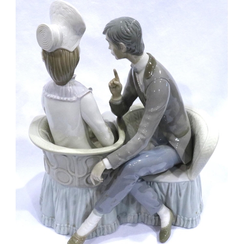 270 - Lladro figural group You and Me, H: 25 cm, slight wear marks but otherwise good, no chips or cracks.... 