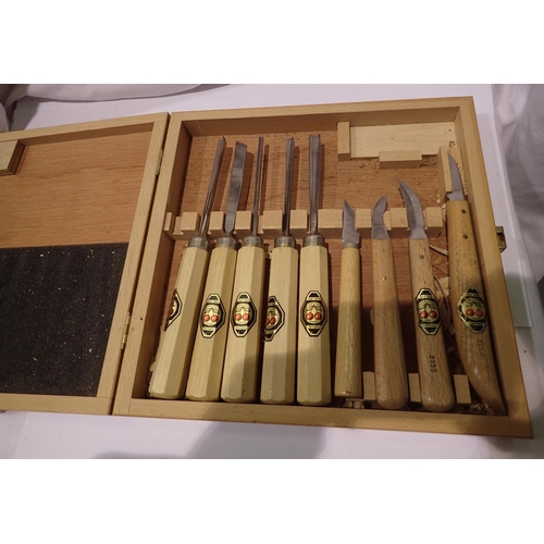 1990 - Kirchen II piece carving set lacking sharpening stone and the straight chisel. Not available for in-... 