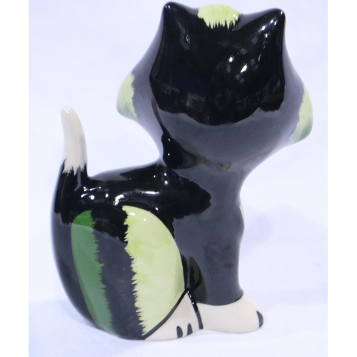 277 - Lorna Bailey cat, Growler, H: 13 cm, no cracks or chips. P&P Group 1 (£14+VAT for the first lot and ... 