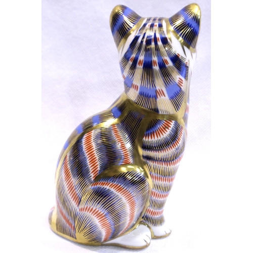 317 - Royal Crown Derby cat, seconds quality, lacking stopper, H: 13 cm, no chips or cracks. P&P Group 1 (... 