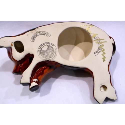 322 - Anita Harris reclining pig, signed in gold, L: 21 cm, no cracks or chips. P&P Group 2 (£18+VAT for t... 