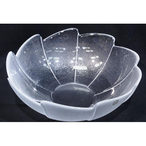 350 - Large boxed Dartington crystal bowl, D: 27 cm. P&P Group 3 (£25+VAT for the first lot and £5+VAT for... 