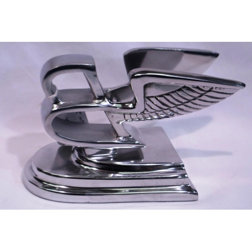 359A - Chrome flying Bentley B on a stepped base, L: 18 cm. P&P Group 2 (£18+VAT for the first lot and £3+V... 