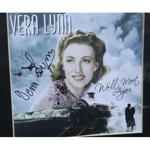 423 - Collection of Vera Lynn memorabilia. P&P Group 1 (£14+VAT for the first lot and £1+VAT for subsequen... 