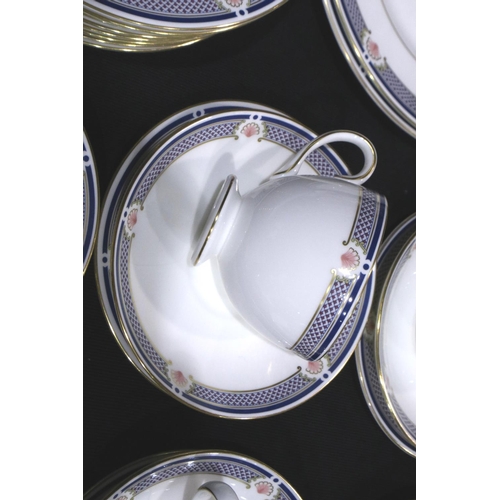 211 - Wedgwood dinner service in the Waverley pattern (75), no chips or cracks. Not available for in-house... 