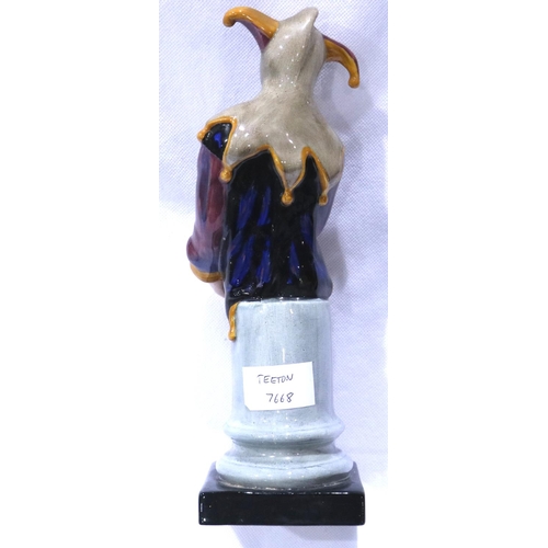 220 - Royal Doulton figurine The Jester HN2016, L: 24 cm, no cracks or chips. P&P Group 2 (£18+VAT for the... 