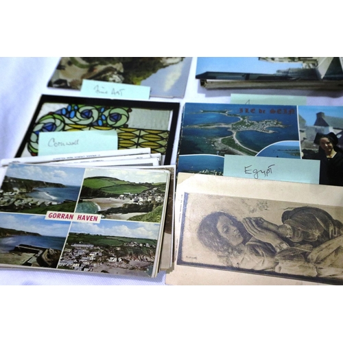 433 - Over 200 vintage postcards, mainly topographical plus three postcards by A Bertiglia and twelve Rota... 