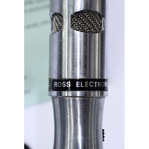 462 - Ross Electronics microphone RE-365. P&P Group 1 (£14+VAT for the first lot and £1+VAT for subsequent... 