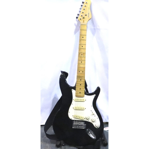 469 - iAxe 393 Behringer strat style electric guitar. Not available for in-house P&P