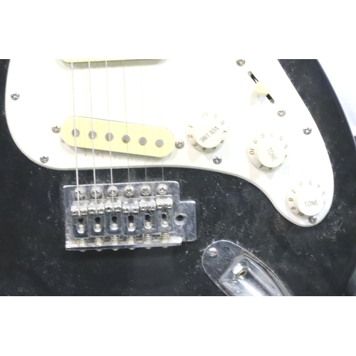 469 - iAxe 393 Behringer strat style electric guitar. Not available for in-house P&P