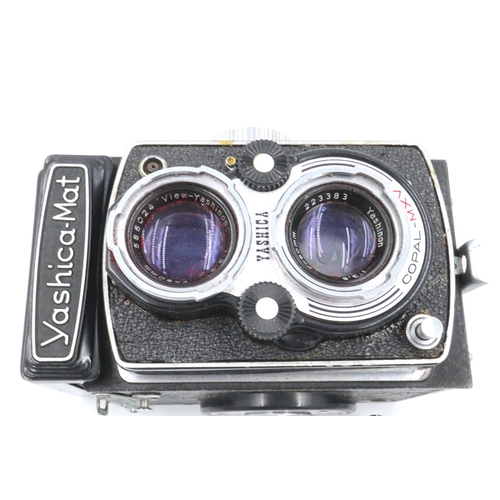 170A - Yashica Mat camera, number 630643, leather cased with instruction manual. P&P Group 1 (£14+VAT for t... 