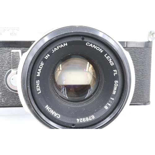 181A - Canon FT 35mm SLR camera body with Canon 1:1.8 FL lens and instruction manual. P&P Group 1 (£14+VAT ... 