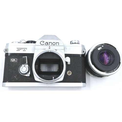 181A - Canon FT 35mm SLR camera body with Canon 1:1.8 FL lens and instruction manual. P&P Group 1 (£14+VAT ... 