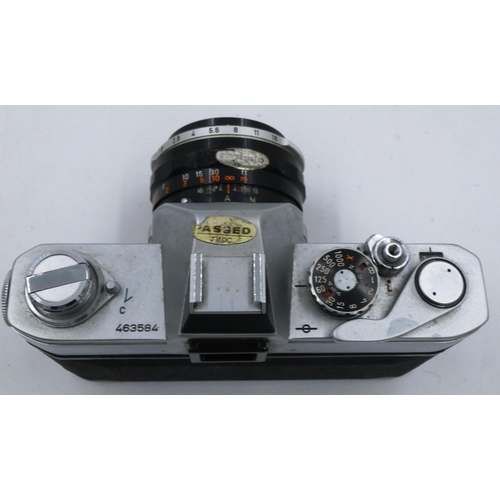 181A - Canon FT 35mm SLR camera body with Canon 1:1.8 FL lens and instruction manual. P&P Group 1 (£14+VAT ... 