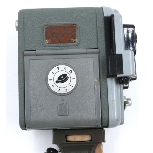 184 - Eumig Amity 8mm movie camera. P&P Group 1 (£14+VAT for the first lot and £1+VAT for subsequent lots)