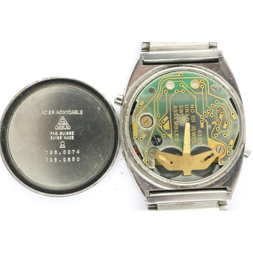 66 - Omega: gents 1978 model digital quartz wristwatch, steel cased on a steel mesh bracelet, requires ba... 