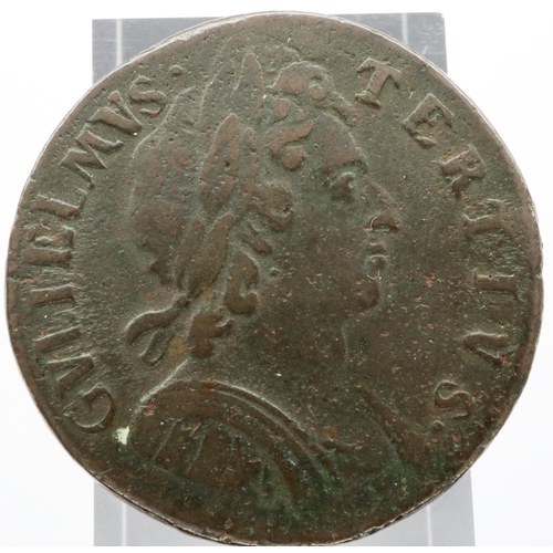 3025 - 1697 William III copper halfpenny. P&P Group 0 (£5+VAT for the first lot and £1+VAT for subsequent l... 