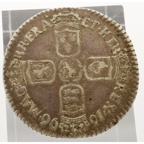 3026 - 1696 William III silver sixpence. P&P Group 0 (£5+VAT for the first lot and £1+VAT for subsequent lo... 