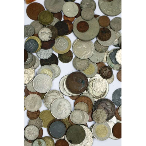 3115 - Mixed UK and world coins to include some silver. P&P Group 2 (£18+VAT for the first lot and £3+VAT f... 