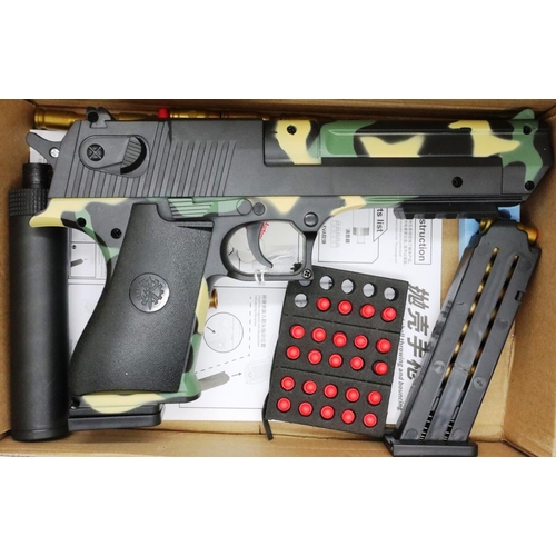 2013 - Desert Eagle BB pistol, boxed with additional mags. P&P Group 2 (£18+VAT for the first lot and £3+VA... 