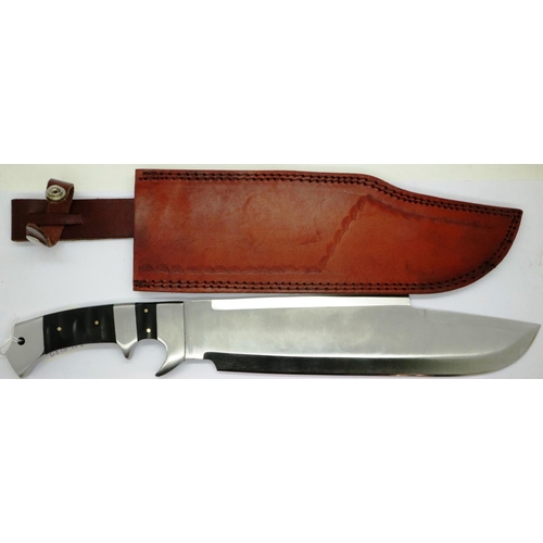 2031 - A large steel forged Bowie style hunting knife. P&P Group 3 (£25+VAT for the first lot and £5+VAT fo... 