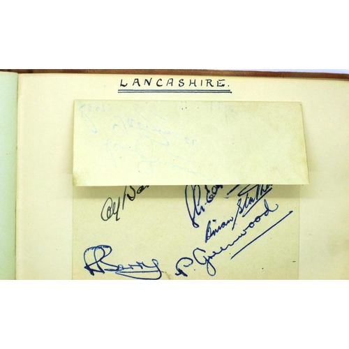 2034 - Autograph book with cricket players signatures including Dennis Compton. P&P Group 1 (£14+VAT for th... 