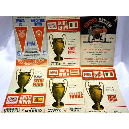 2049E - Mixed Manchester United programmes. P&P Group 1 (£14+VAT for the first lot and £1+VAT for subsequent... 