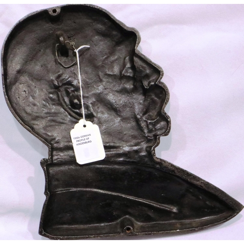 2057 - Cast bronze profile of President von Hindenburg, H: 32 cm. P&P Group 2 (£18+VAT for the first lot an... 