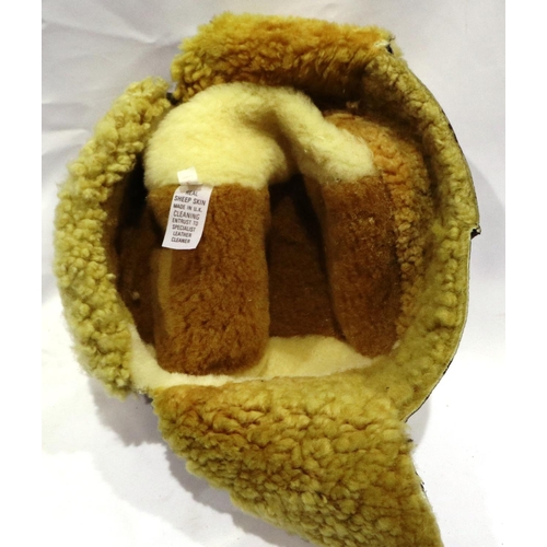 2121 - A reproduction WWI sheep skin flying helmet. P&P Group 2 (£18+VAT for the first lot and £3+VAT for s... 