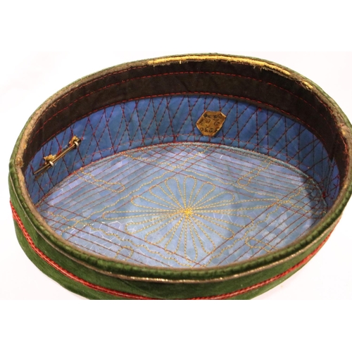 2135 - Brunei Sultans Personal Guard velvet cap, quilt lined with silvered bands. P&P Group 2 (£18+VAT for ... 