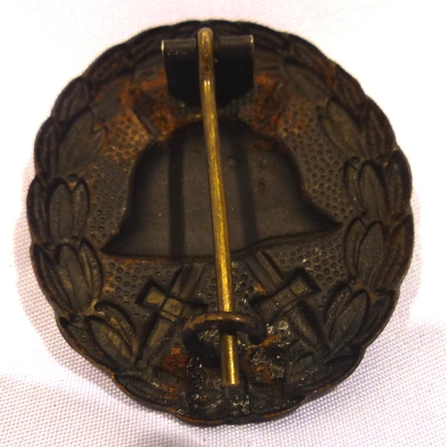 2188 - Imperial German WWI wound badge in black, late war pressed metal. P&P Group 1 (£14+VAT for the first... 