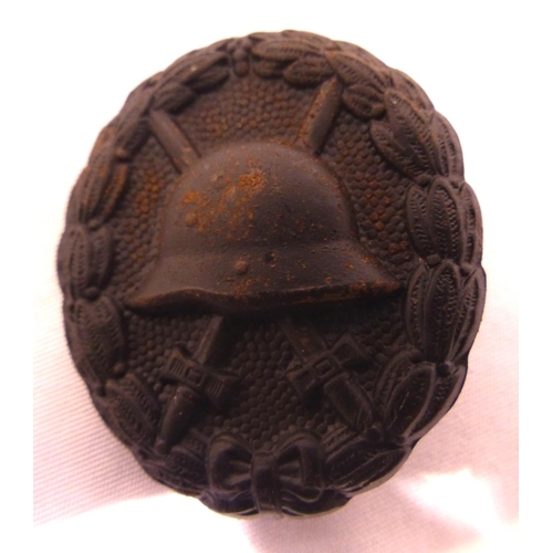 2188 - Imperial German WWI wound badge in black, late war pressed metal. P&P Group 1 (£14+VAT for the first... 