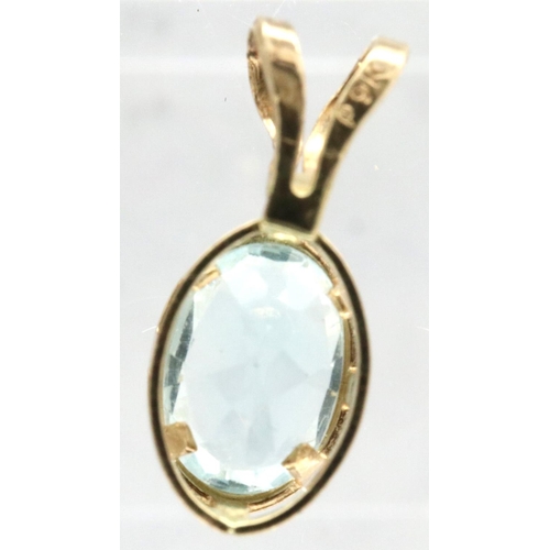 101 - 9ct gold blue topaz set pendant, H: 12 mm, 0.3g. P&P Group 1 (£14+VAT for the first lot and £1+VAT f... 