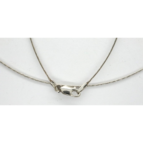 103 - An 18ct white gold choker style necklace, L: 40 cm, 2.3g. P&P Group 1 (£14+VAT for the first lot and... 