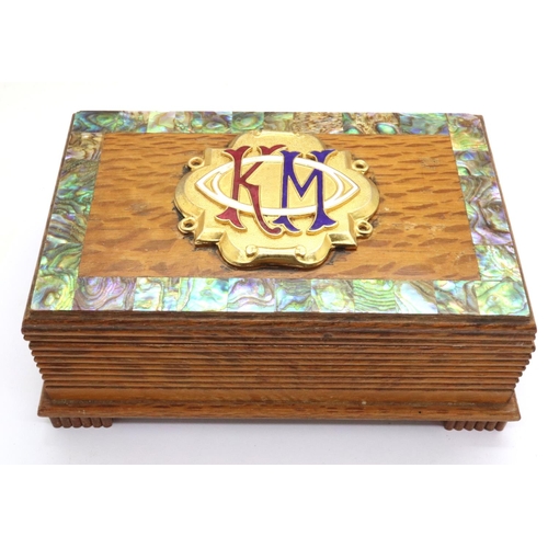 121 - Keith Murray for Wedgwood wooden box with mauri shell inlay, 16 x 10 x 6 cm H. P&P Group 1 (£14+VAT ... 