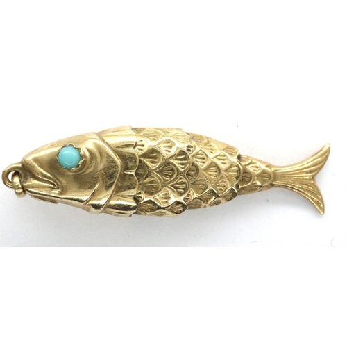 31 - 9ct gold articulated fish, L: 45 mm, 3.7g. P&P Group 1 (£14+VAT for the first lot and £1+VAT for sub... 