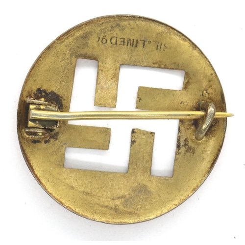 63 - 9ct gold washed silver Indian Peace Swastika brooch, D: 25 mm, 1.5g. P&P Group 1 (£14+VAT for the fi... 