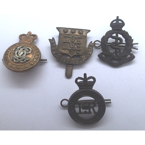 2220 - Four British Military cap badges including Household Cavalry. P&P Group 1 (£14+VAT for the first lot... 