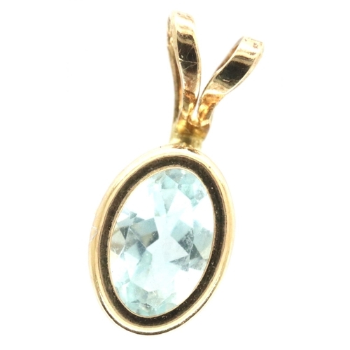 101 - 9ct gold blue topaz set pendant, H: 12 mm, 0.3g. P&P Group 1 (£14+VAT for the first lot and £1+VAT f... 