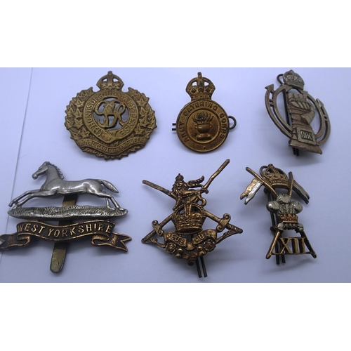 2189 - Mixed WWII badges including Royal Armoured Corps, Canadian Engineer etc (6). P&P Group 1 (£14+VAT fo... 