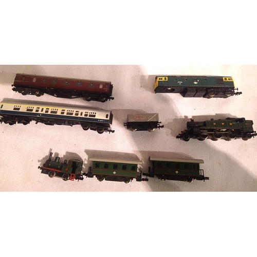 2027 - N gauge Kato 0.4.0 tank locomotive (non powered) with x1 powered coach and one coach, Grafar Prairie... 