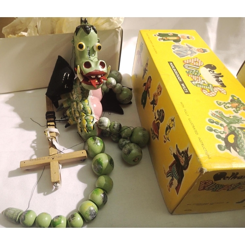 2060 - Pelham puppets Dragon in very good to excellent condition, box has wear. P&P Group 1 (£14+VAT for th... 