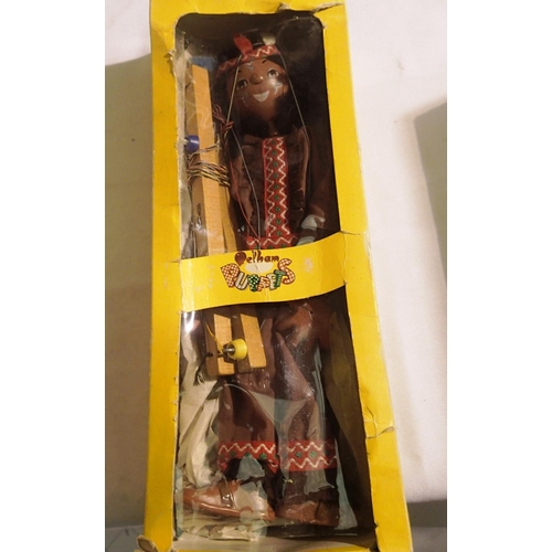 2061 - Pelham puppets Indian Sowan in very good to excellent condition, box with wear. P&P Group 1 (£14+VAT... 