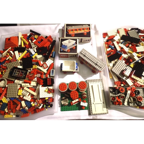 2181 - Selection of early Lego pieces including two boxed sets: 123 INT-Europe railway coach, 125 - Railway... 