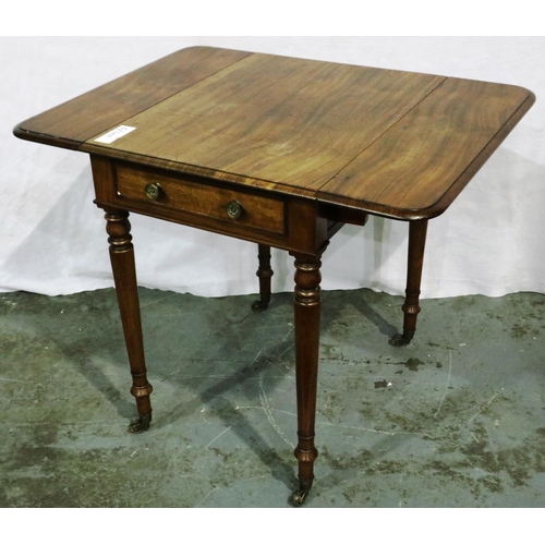 3025 - A 19th century walnut Pembroke table, with drop leaves and single drawer, 89 x 69 x 73 cm H, (open).... 