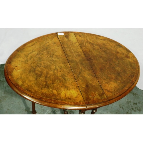 3030 - A Victorian burr walnut inlaid Sutherland table with carved and turned supports, 82 x 61 x 64 cm H. ... 