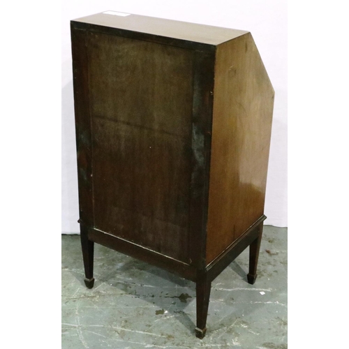 3044 - An Edwardian inlaid mahogany fall front bureau of diminutive proportions, with fitted interior and t... 