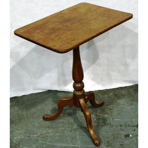 3047 - A 19th century tripod lamp table with tilting mechanism and turned column, 55 x 40 x 69 cm H. Not av... 