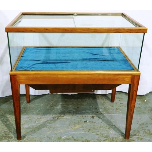 3066 - Lined glass retail display table type cabinet, locking glass top with key, locking drawer and storag... 