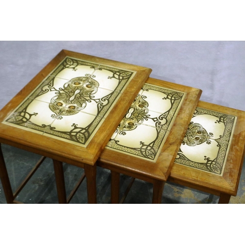 3103 - Mobler (Denmark) nest of three graduated tables with tiled tops, largest 55 x 40 x 50 cm H. Not avai... 